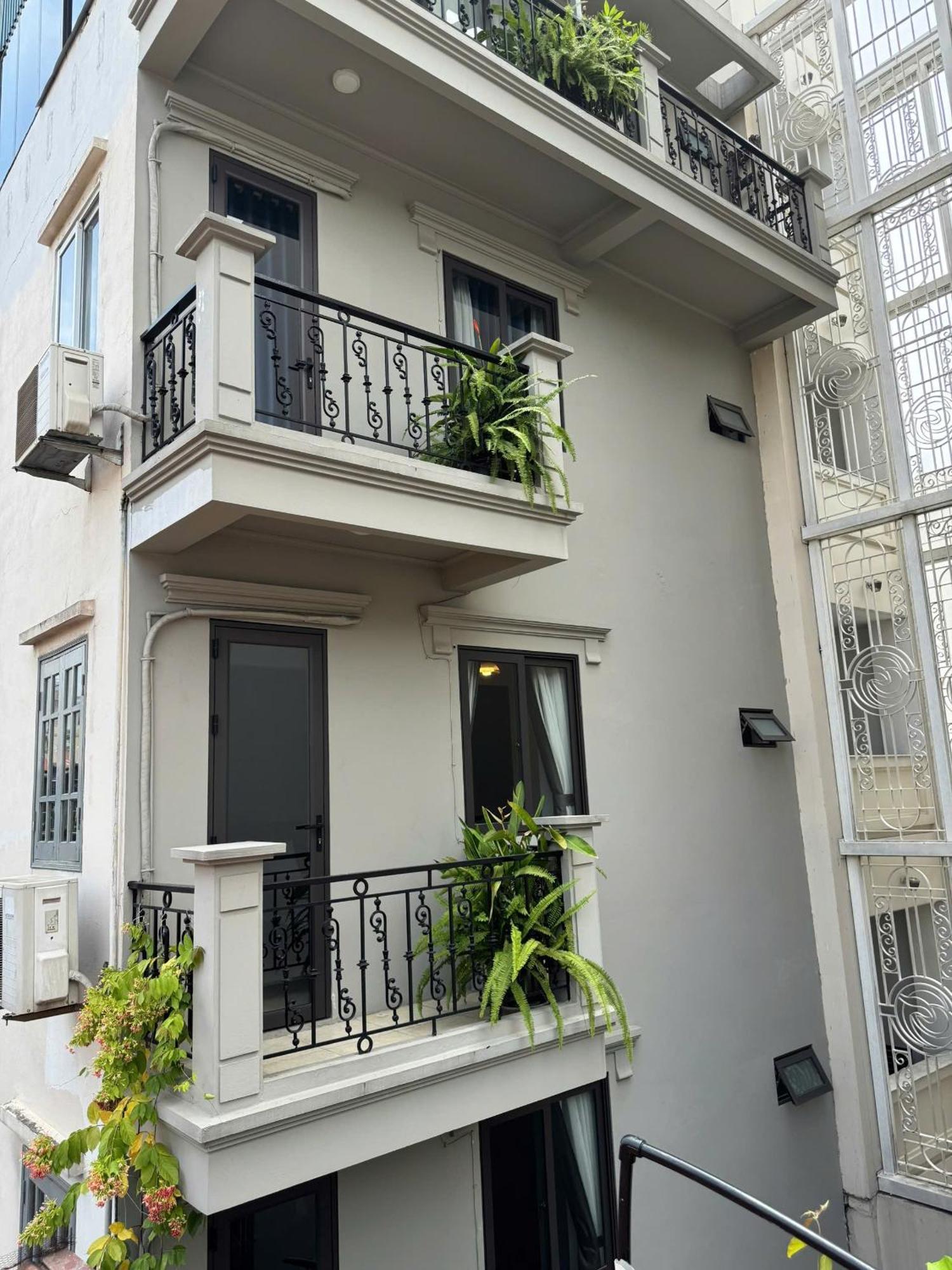 T Balcony Hanoi