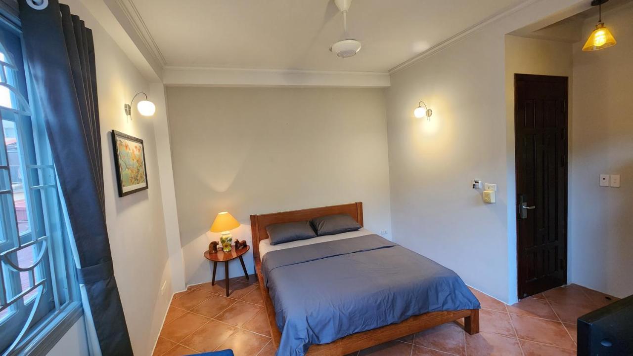 Privatunterkunft T Balcony
