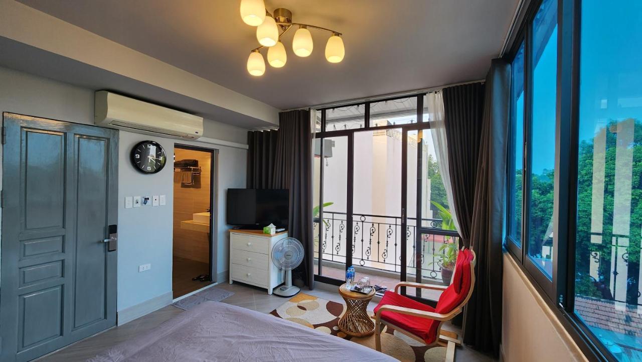 Privatunterkunft T Balcony *